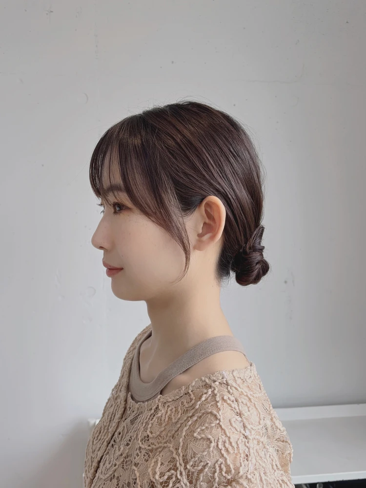 30代髪型・ミディアムのサイド