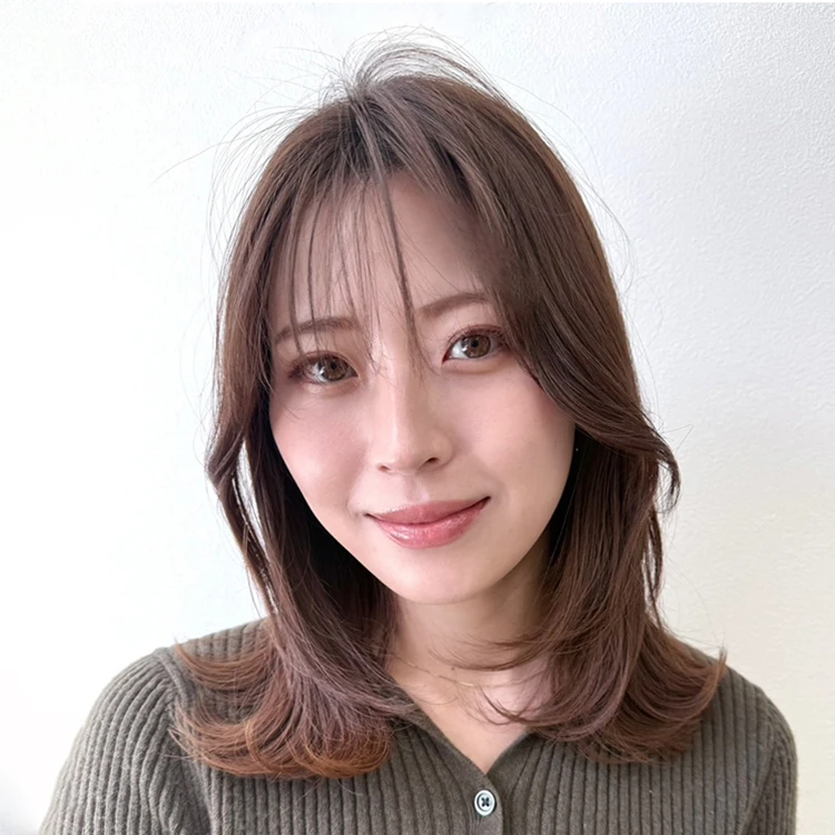 30代 髪型・ミディアムの正面