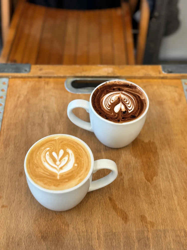 フラットホワイトの写真