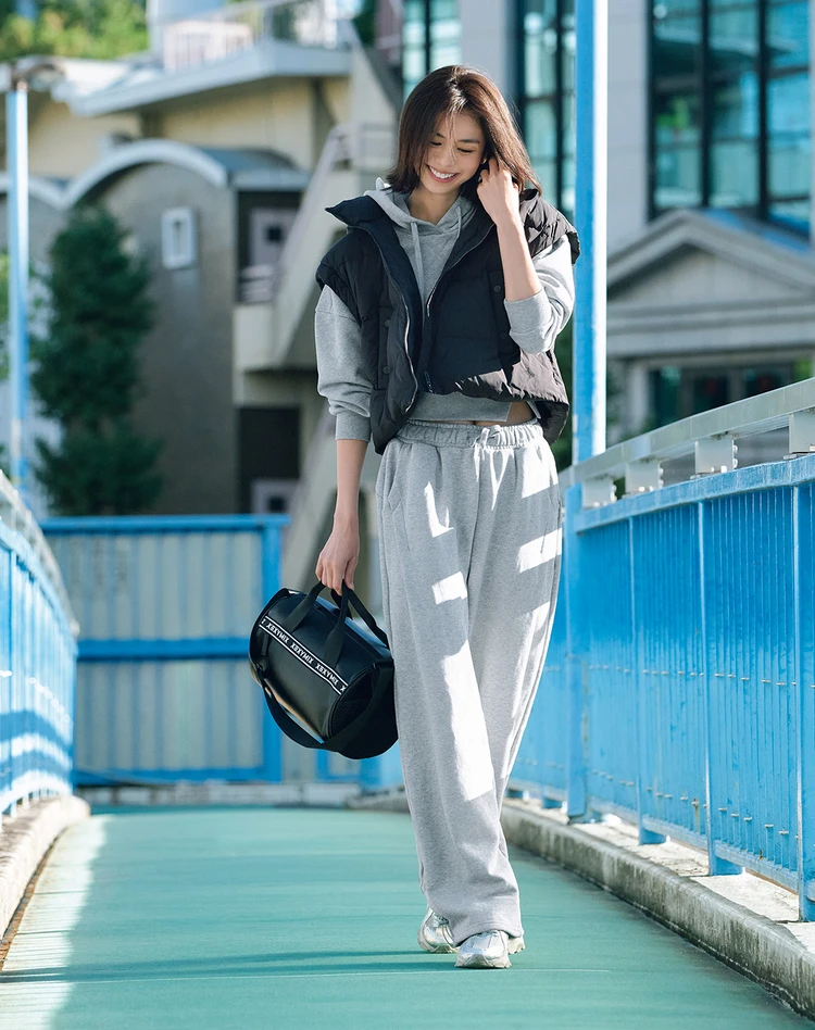 佐藤晴美　美脚見え確約スウェットを×短丈トップスでスラッと洗練