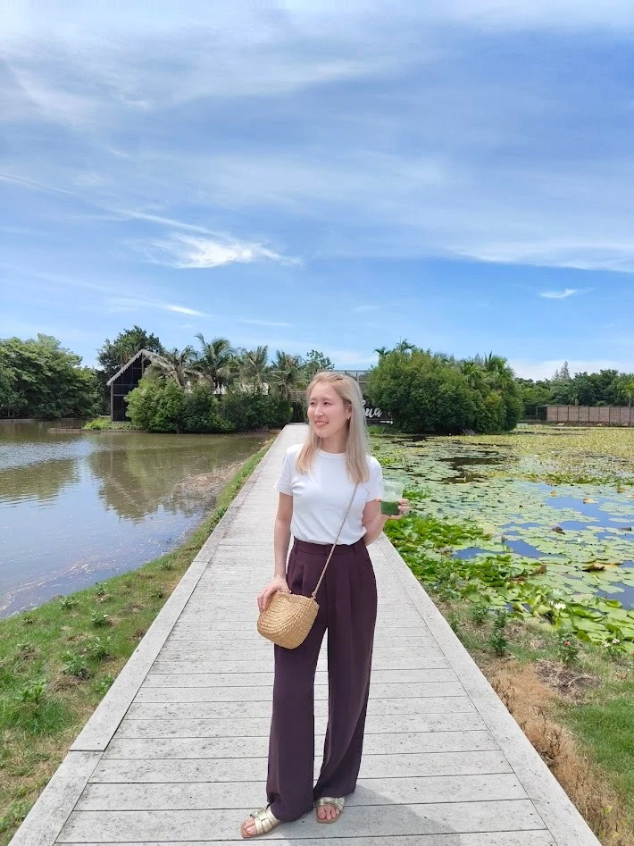 Dubua Café タイ ハスの花 カフェ