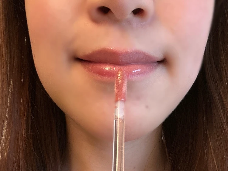 rom&nd「グラスティングカラーグロス／S01 ピーチスパークル」