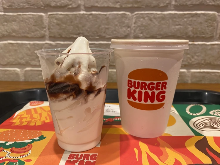 ソフトクリームとSサイズのアイスコーヒー