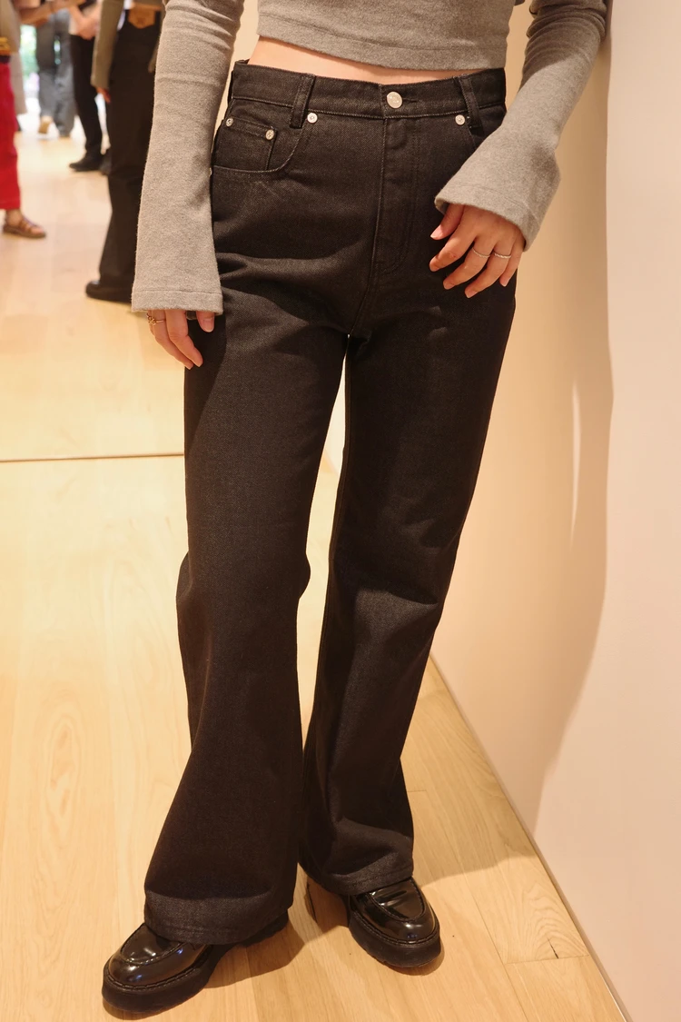 SATURデニムコーデ