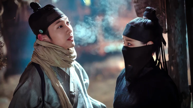 夜に咲く花:イ・ジョンウォンとイ・ハ二