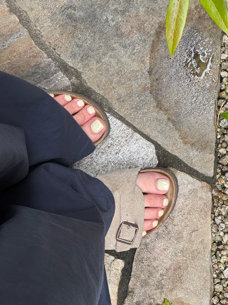 【フットネイル】夏にも可愛い透け感ブラウンネイル_3