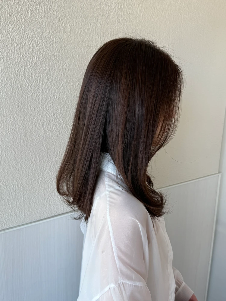 30代 髪型 ミディアムのサイド