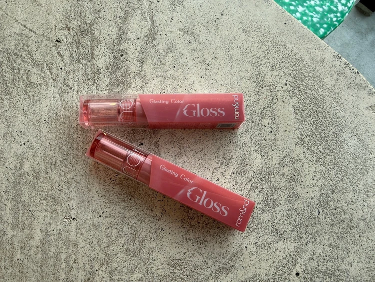 ロムアンドがILLITのウォンヒをモデルに起用した特別なコレクション