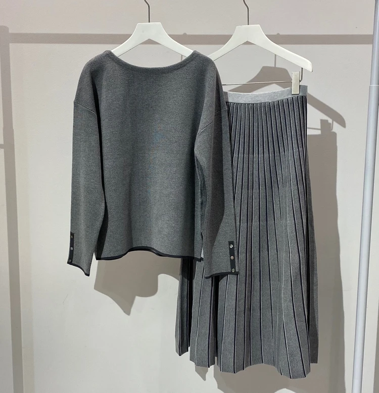 インディヴィ　ジャカードボートネックニットとジャカードプリーツスカート　セットアップ