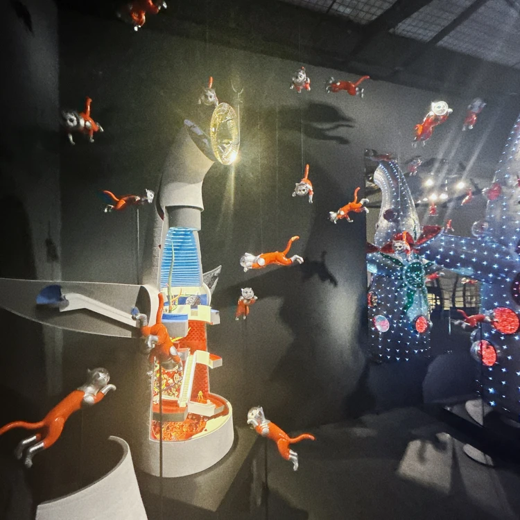 ヤノベケンジ「宇宙猫」