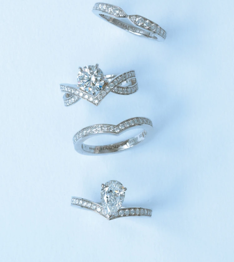 【ショーメのウエディングリング】ティアラをかたどったロマンチックなシェイプに魅せられて