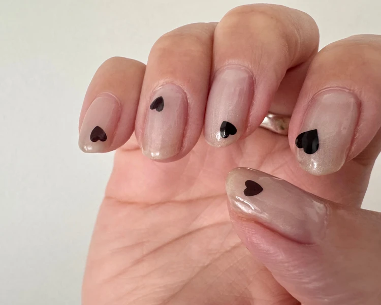 【セルフジェルネイル】トレンドのハートネイルはニュアンスカラーが大人可愛い🤍_2