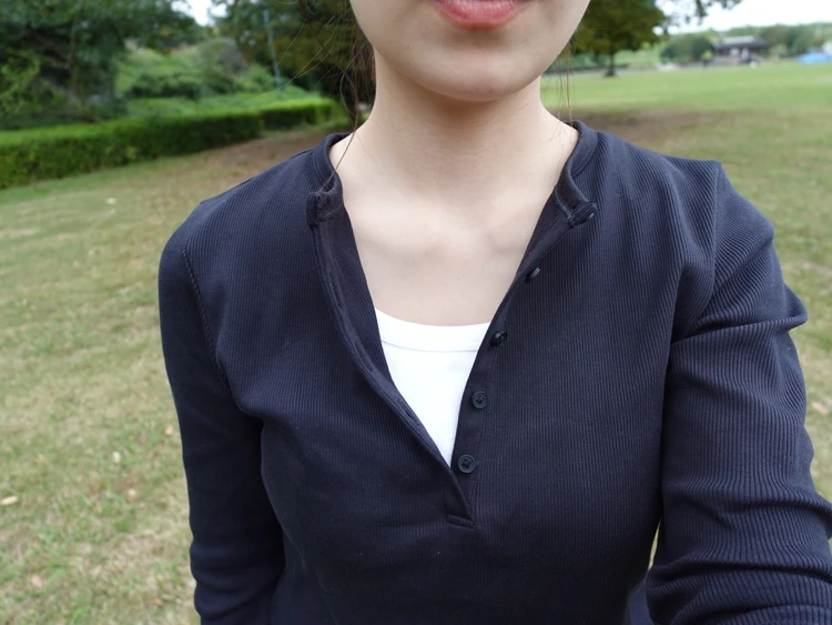 ユニクロ リブヘンリーネックT