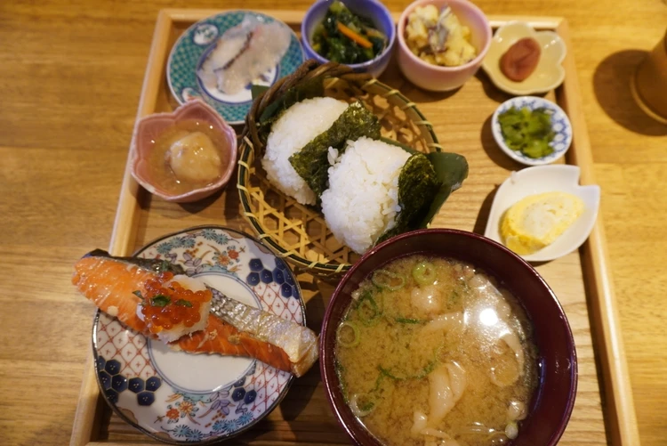 【大阪天満宮】おにぎりポニーテール / 鮭御膳定食