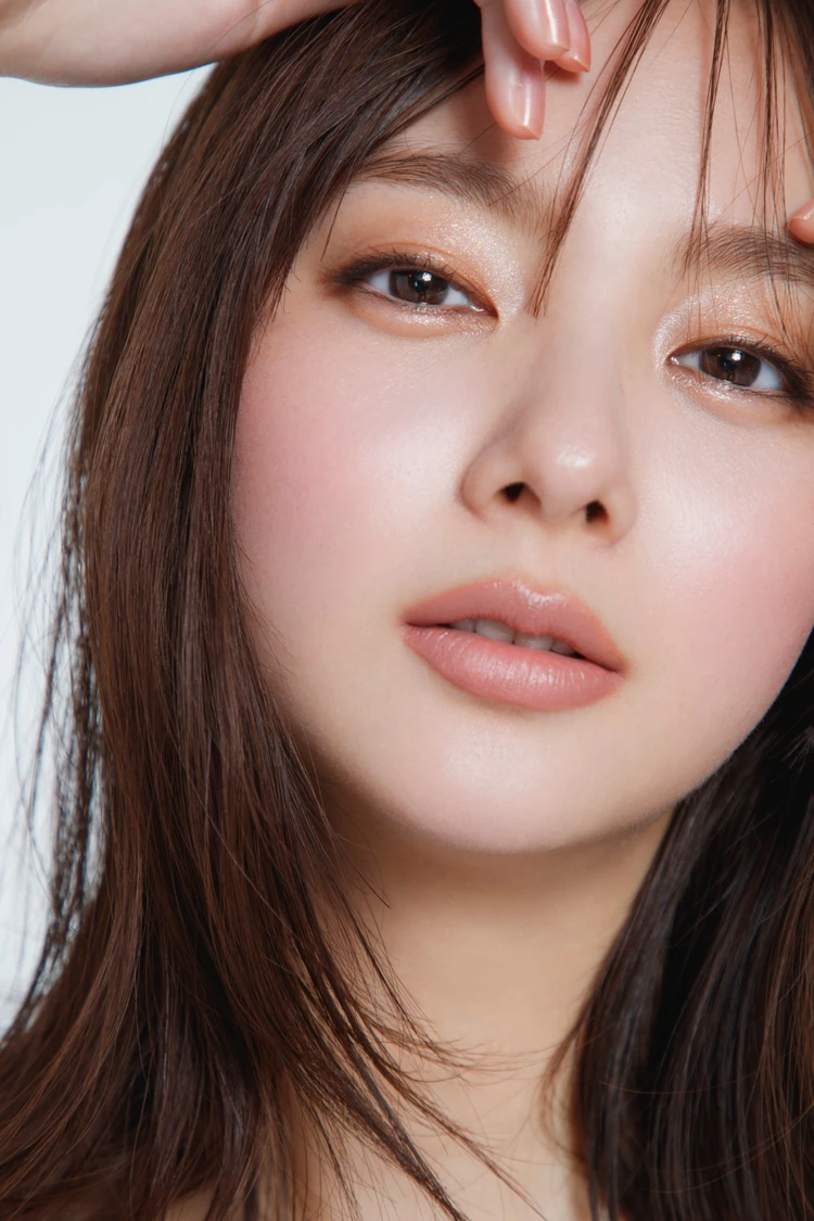 新川優愛 SUQQU ファンデーション