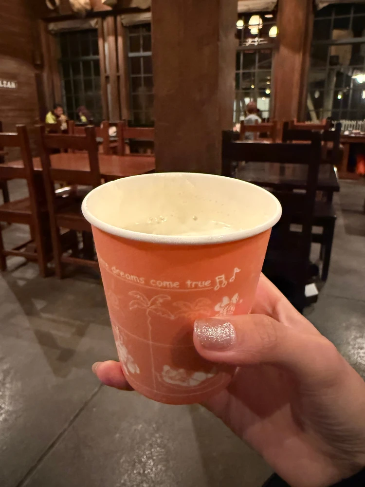 ディズニーシー　コーンスープを片手に