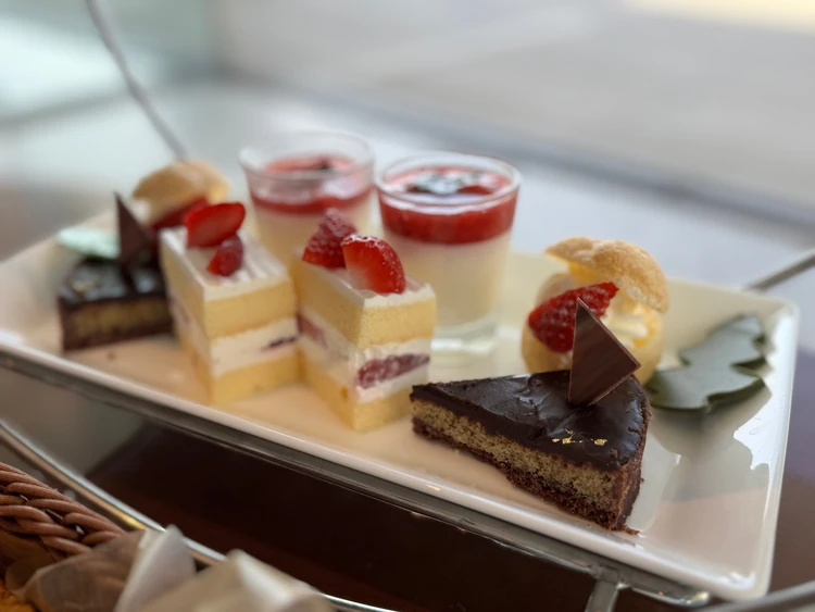 クリスマスアフタヌーンティー 小田急ホテルセンチュリーサザンタワー