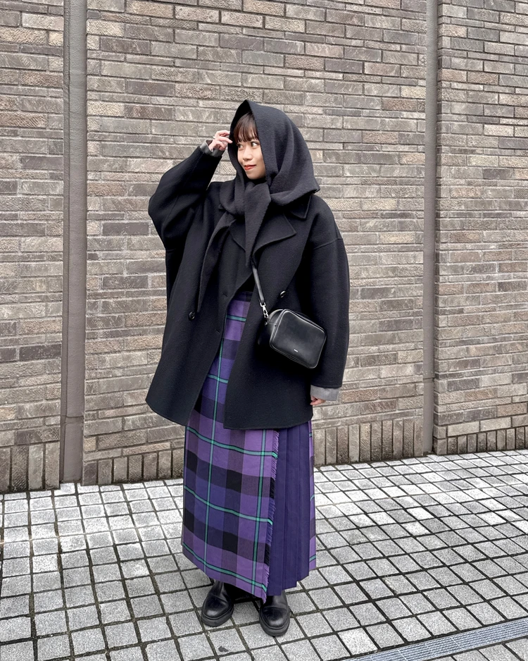 【2025秋冬トレンド】巻くだけで旬コーデに！ニットスカーフで冬コーデをアップデート【骨格ウェーブ】_5