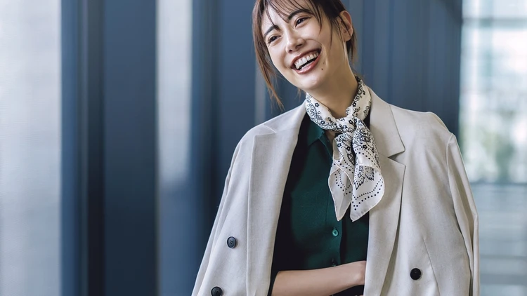 【ジャケットコーデ】羽織った瞬間、即美シルエットな進化したリネン風ジャケット【BAILA今日のコーデ】