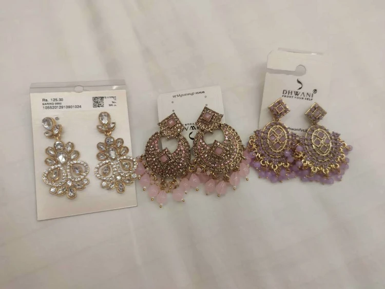 インド　ピアス