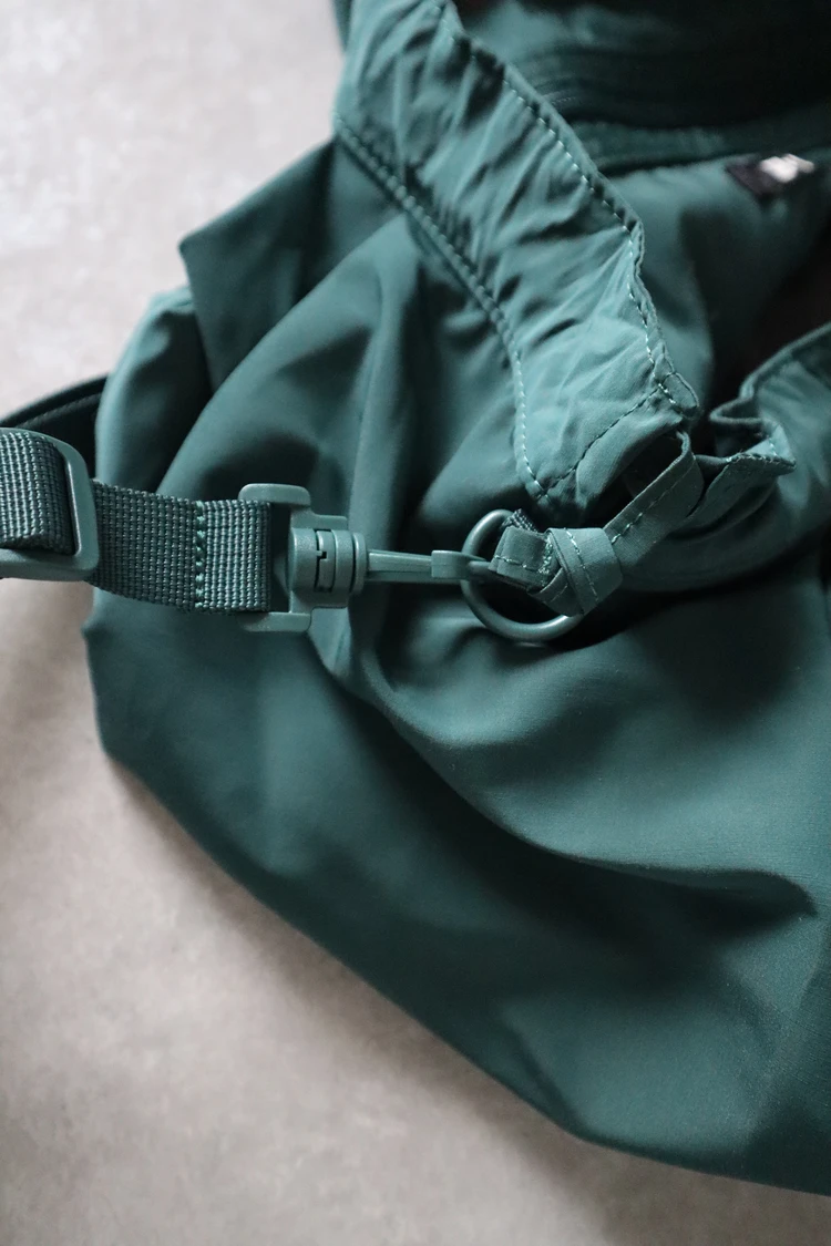 ユニクロ　シー　UNIQLO C ドローストリング　バッグ　2026 新作　ショルダー　ストラップ　2WAY トートバッグ