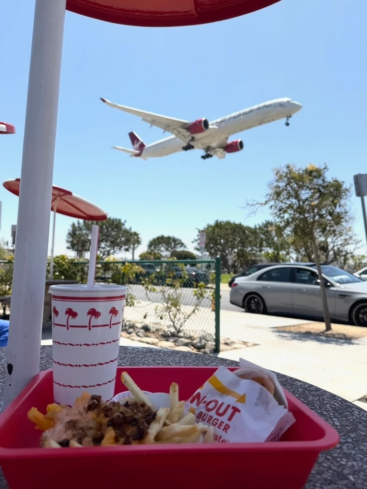 In-N-Out Burgerと飛行機