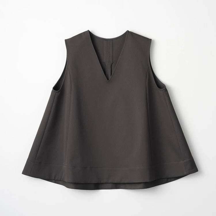 アウディーレ　Frame layeard vest　Chacoal