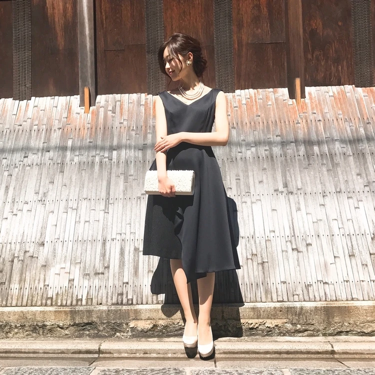 お呼ばれ♡上品サテンのドレス、それどこの??_1