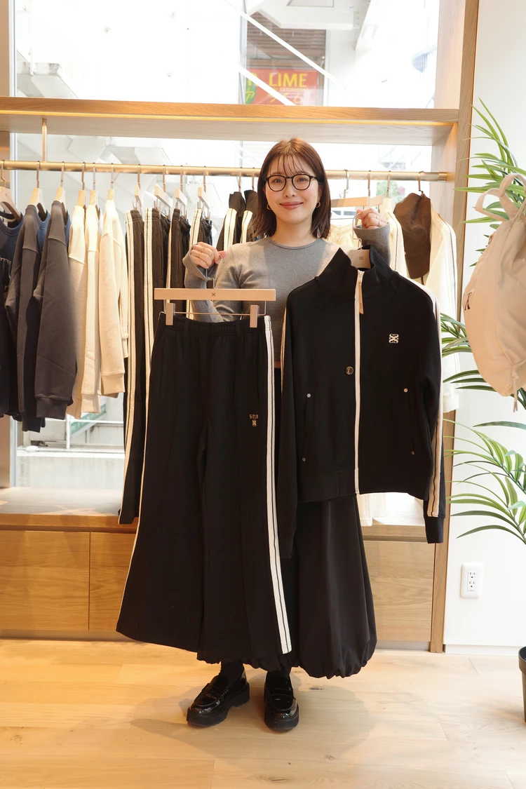 セター日本限定セットアップ　SATUR日本限定セットアップ　SATURセットアップ　ラインジャケット　ラインパンツ　海外ファッション　海外ファッショントレンド　