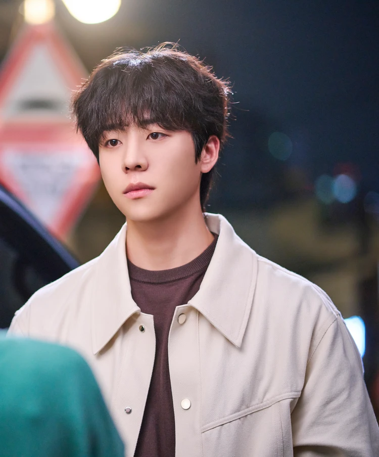 無人島のディーバ ボゴル(チェ・ジョンヒョプ)のソロカット