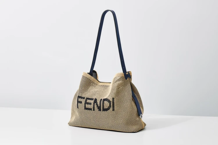 【FENDI（フェンディ）】モダンなライフスタイルに寄り添う新作バッグ「ホーボー ソフト」を発売！ 
