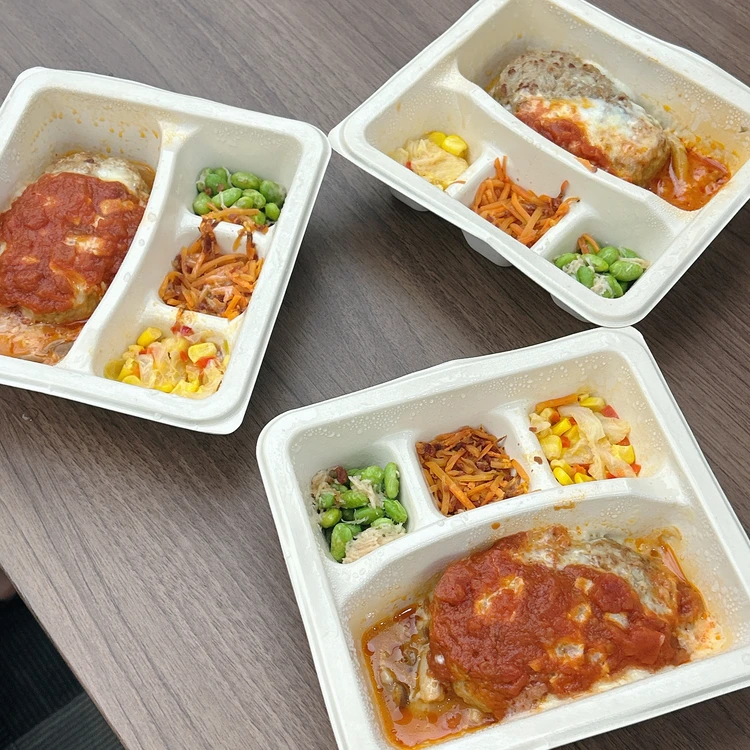 nosh（ナッシュ）｜きのことチーズのトマトハンバーグ
