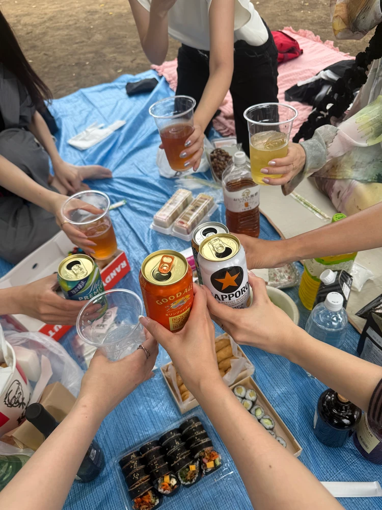 レジャーシートの上はまるで青空バー♡おしゃれなバイラーズ達と楽しむ芝公園ピクニック_1_1