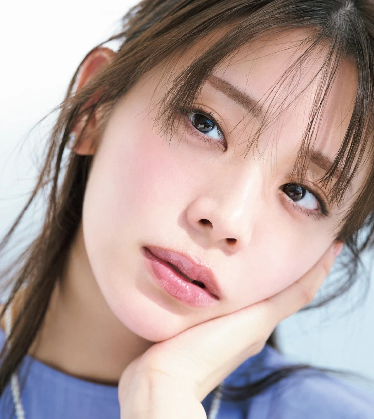 【お悩み解決リップ3選】オフィス服に似合う洒落色は？保湿力の高いケアリップって？