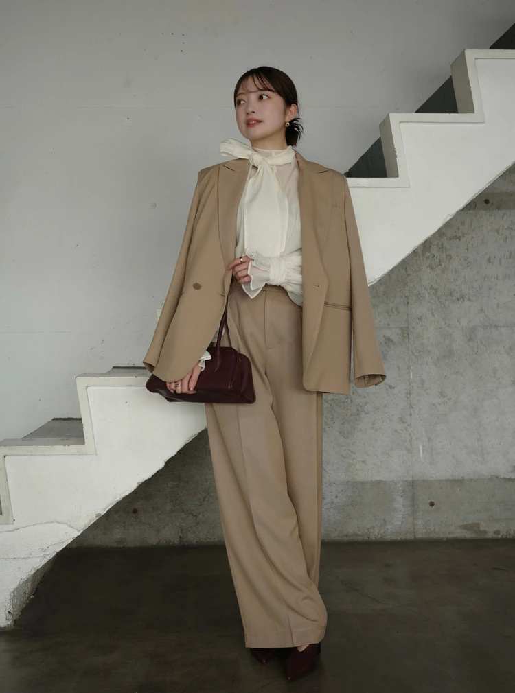 アニュアンス　カセット服（ジャケット&パンツ）　プレス着用画像