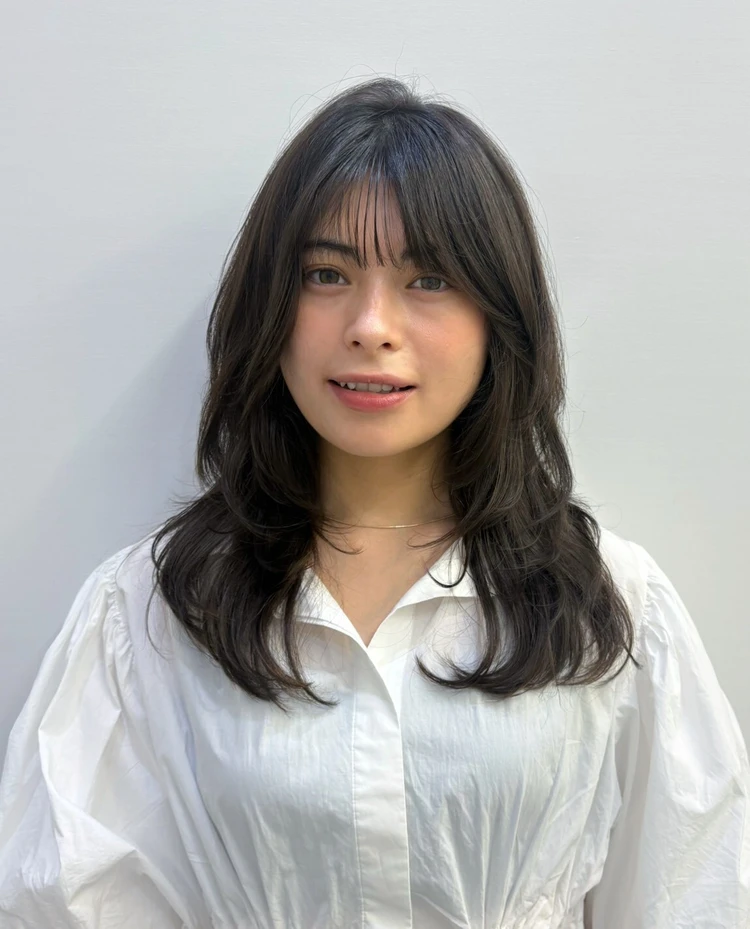 30代 髪型・ロングの正面