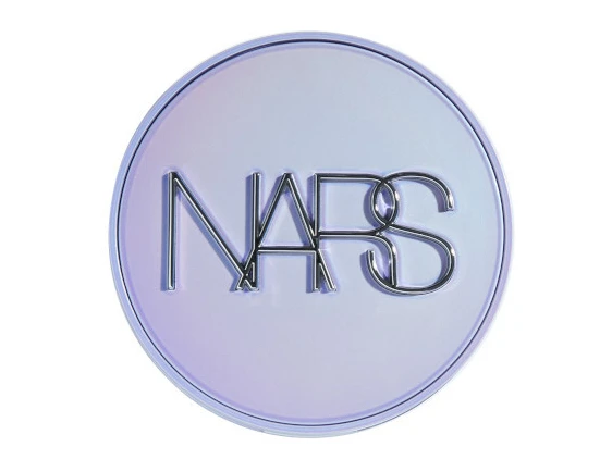 NARS 2025年 ホリデーコレクション クリスマスコフレ 限定コスメ コズミック ライトリフレクティング セラムクッションファンデーション ケース 限定1色 ¥2640(2025年11月21日限定発売)