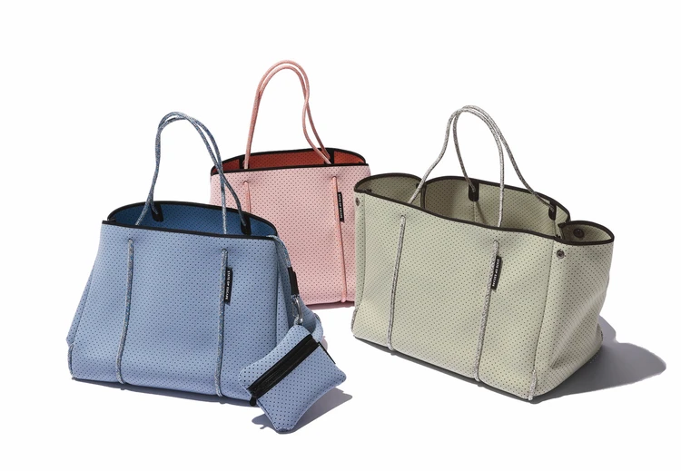 STATE OF ESCAPE(ステート オブ エスケープ)のPCも楽々入る超軽量バッグ