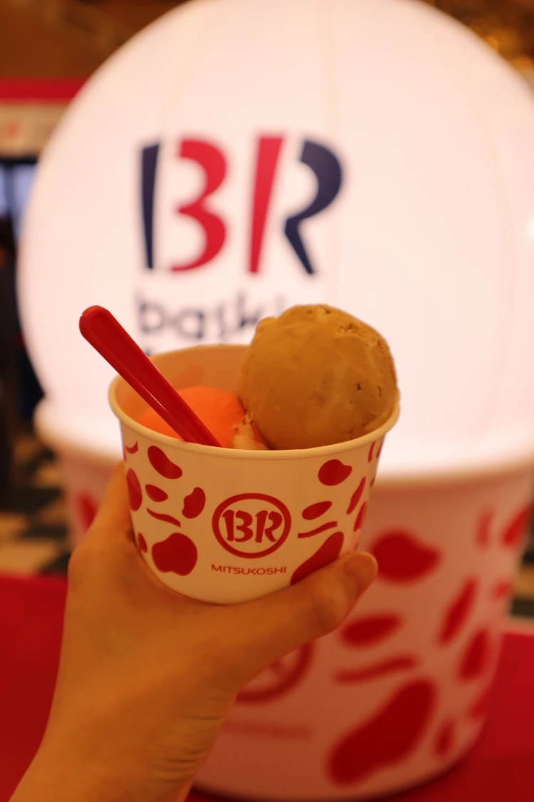 サーティワン　アイスクリーム　三越　日本橋　期間限定　オープン　スペシャル　コラボ　フレーバー　teal 　榮太樓總本舗　にんべん　黒みつ入り　日本橋のみたらし　華やぐミックスベリー