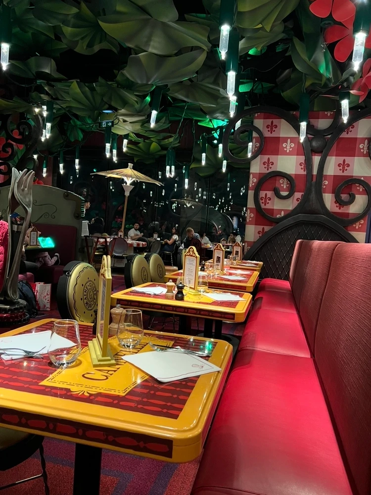 Bistrot Chez Rémy店内