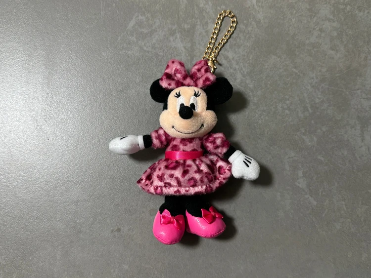 レオパード柄がかわいいミニーマウスチャーム　隠れミッキー