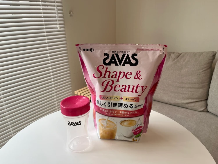 サッと溶けて飲みやすい！SAVAS(ザバス) シェイプ＆ビューティ  美容のためのプロテイン習慣_1