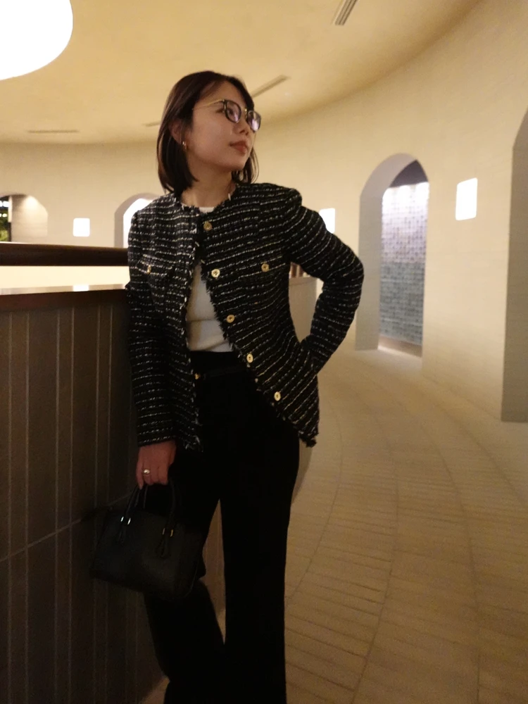 休みの日はアイウェアなど顔まわりの小物で雰囲気を変えるのが好きです