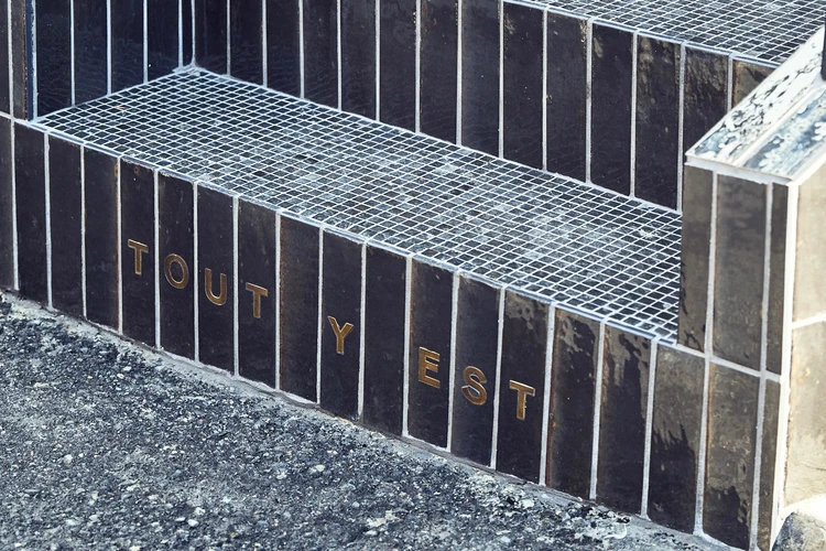 【話題】韓国レザーブランド〈TOUT Y EST〉が恵比寿に“日本初の路面店”をオープン_3_1