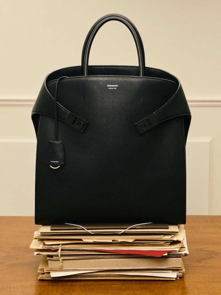 フェラガモ メンズ Hug