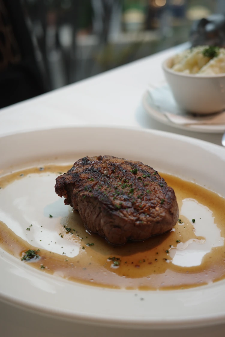 モートンズで結婚記念日ランチを満喫_6