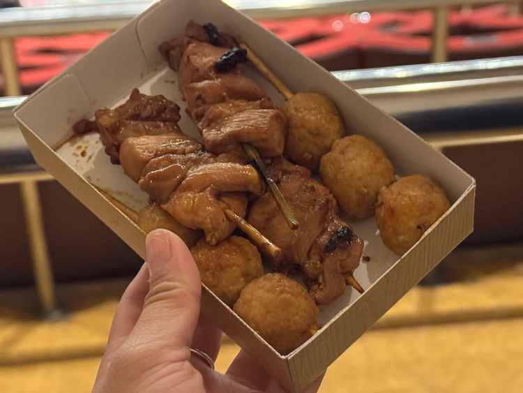 大相撲 5月場所 観戦ガイド 初めて スージョ 国技館 グルメ 焼き鳥