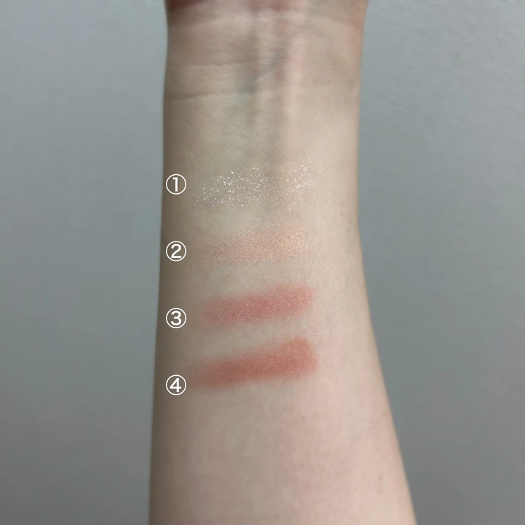 ルナソル アイカラーレーションN 21 Peach Fusionの腕スウォッチ（室内） 
