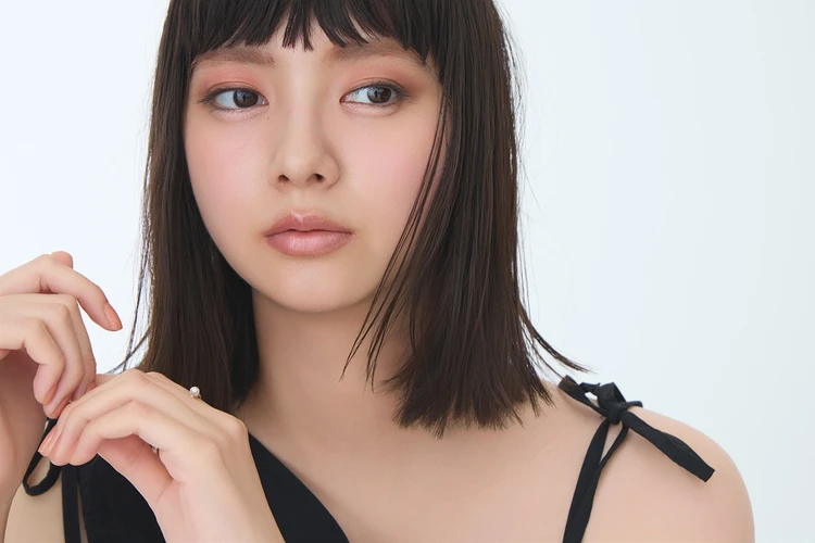 ディオール秋新色　青みピンクメイク　メインカット