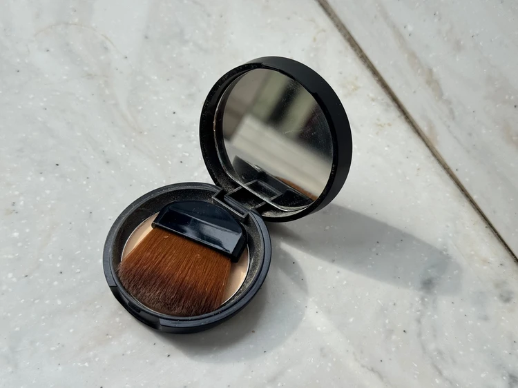 【スキンケアする実力派フェイスパウダー】Lekarkaの手のひらサイズパウダーで夏を乗り切る！_3